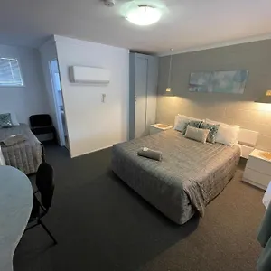 Hatton Vale Motel Motel